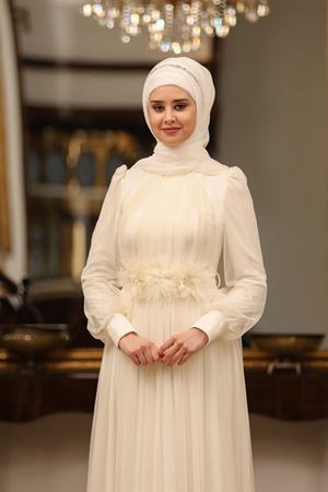 Çiçek Tesettür Abiye Ekru